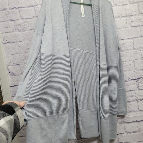 Lululemon Sit In Lotus Wrap II Sweater Size 8 Heathered Chambray Merino Wool - Picture 10 of 10